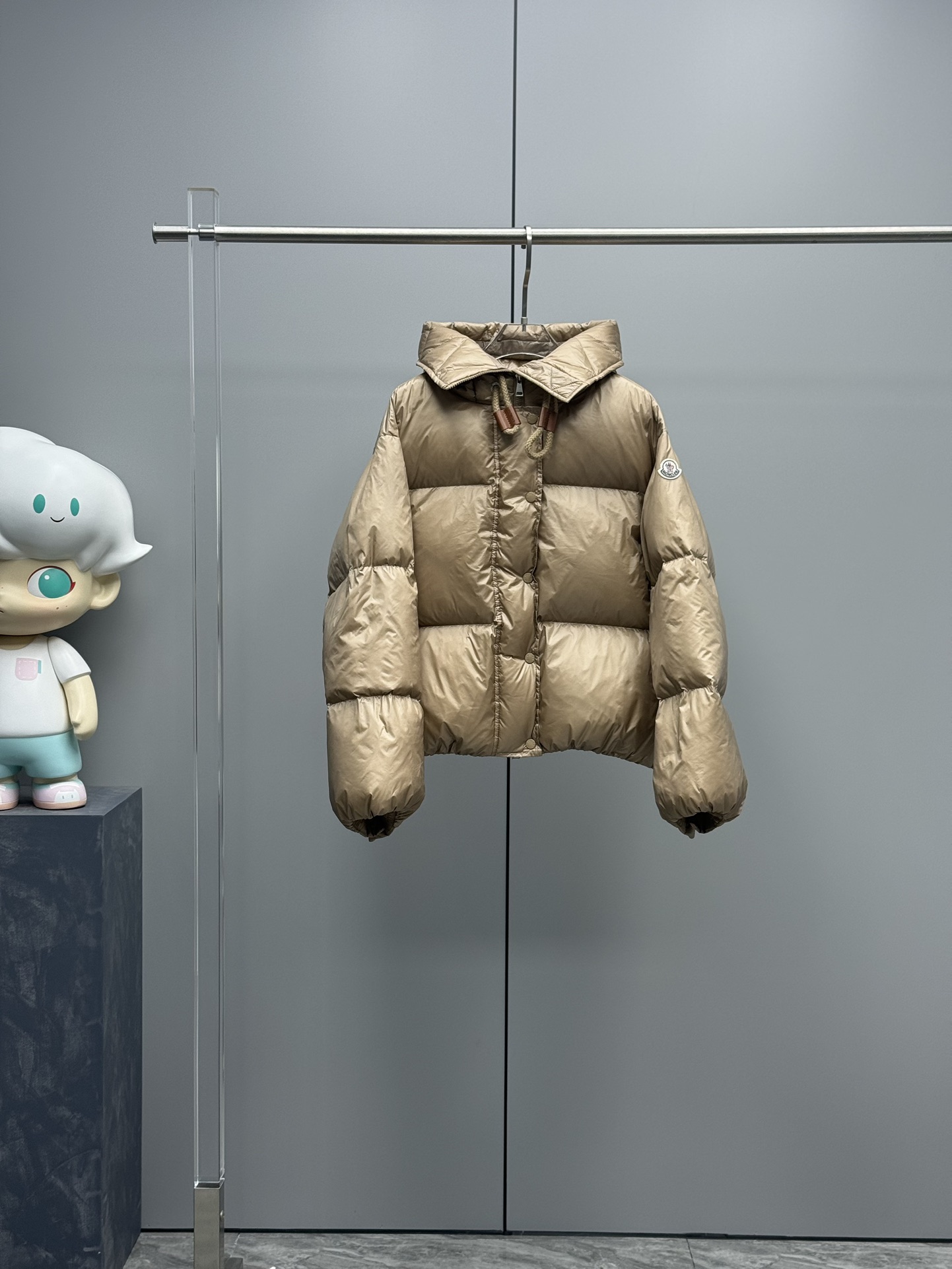 wsxc1758265105277_0 Moncler Borey Women’s Cape Down Jacket – 2024 New Hooded Short Puffer | Beige, Black | Sizes 0–2 - Image 5